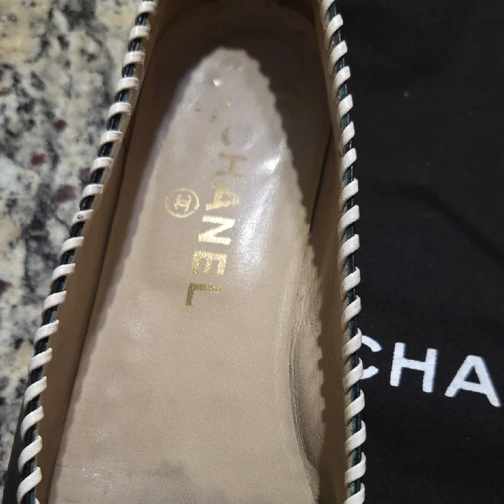 Chanel Black and White Women's Flats - Picture 2 of 8